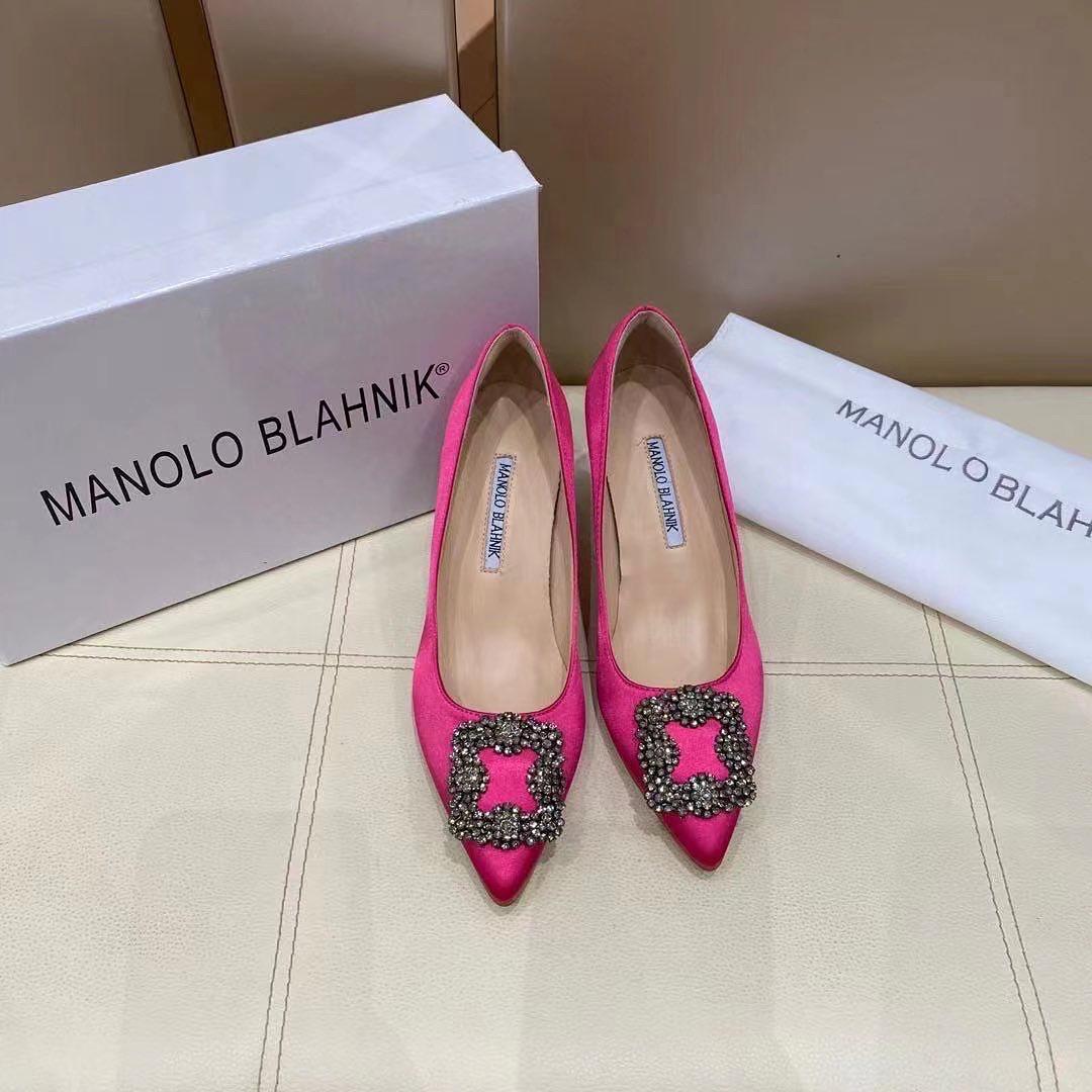 Hangisi Satin Pumps