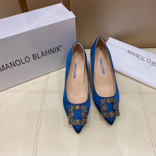 Hangisi Satin Pumps