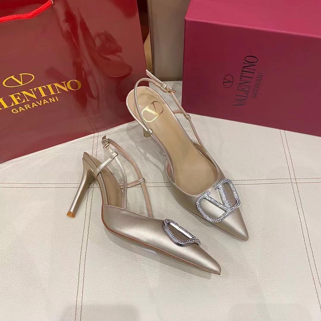 VLOGO Slingback Pumps